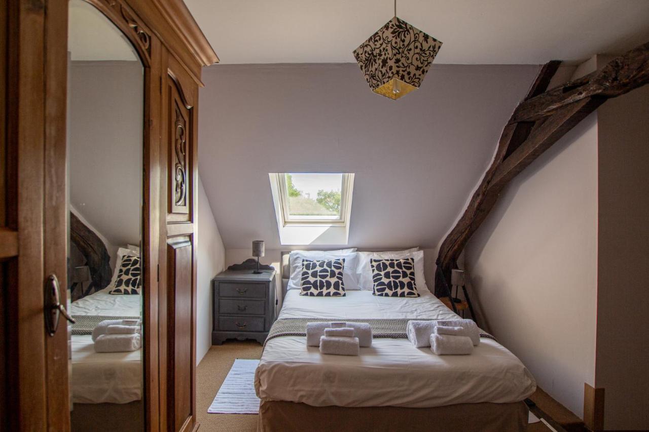 Roche-loire Holiday home
