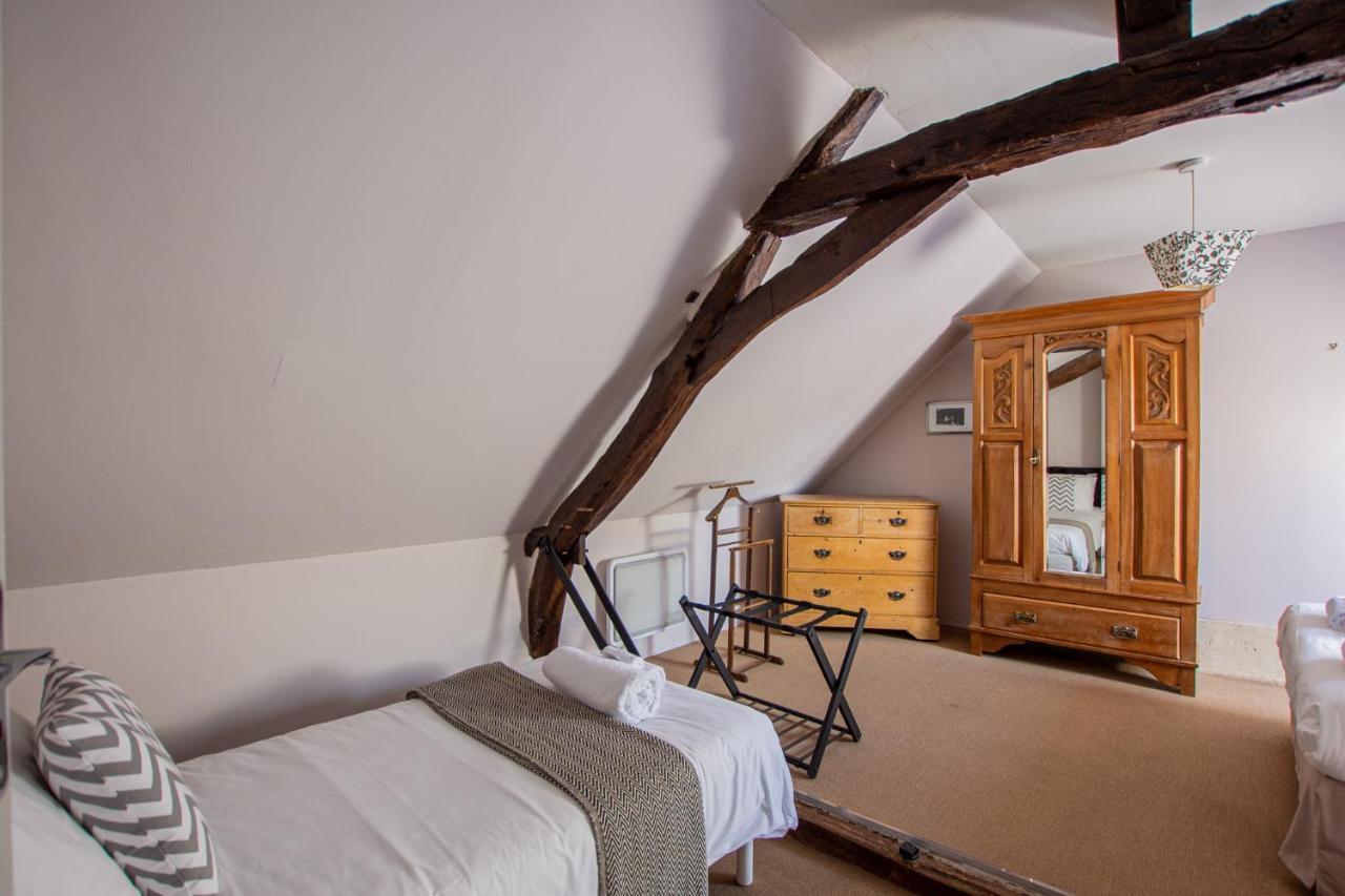 Roche-loire Holiday home